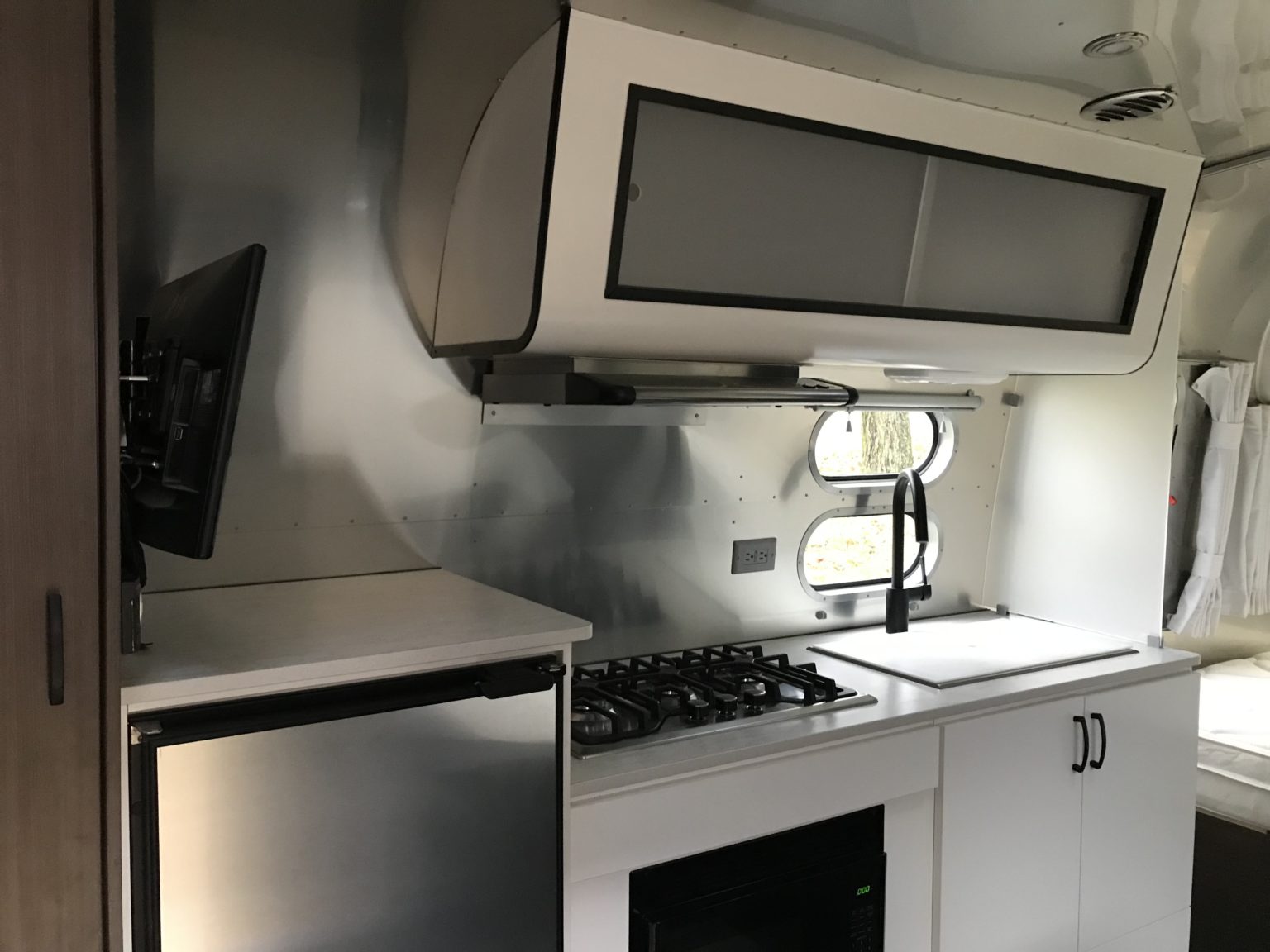 2020 Airstream 22FT Caravel For Sale in Apple River - Airstream Marketplace