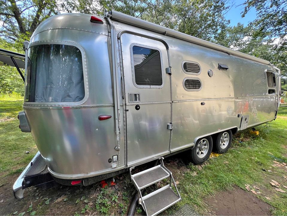 2021 27FT Flying Cloud For Sale In Wells, Maine - Airstream Marketplace