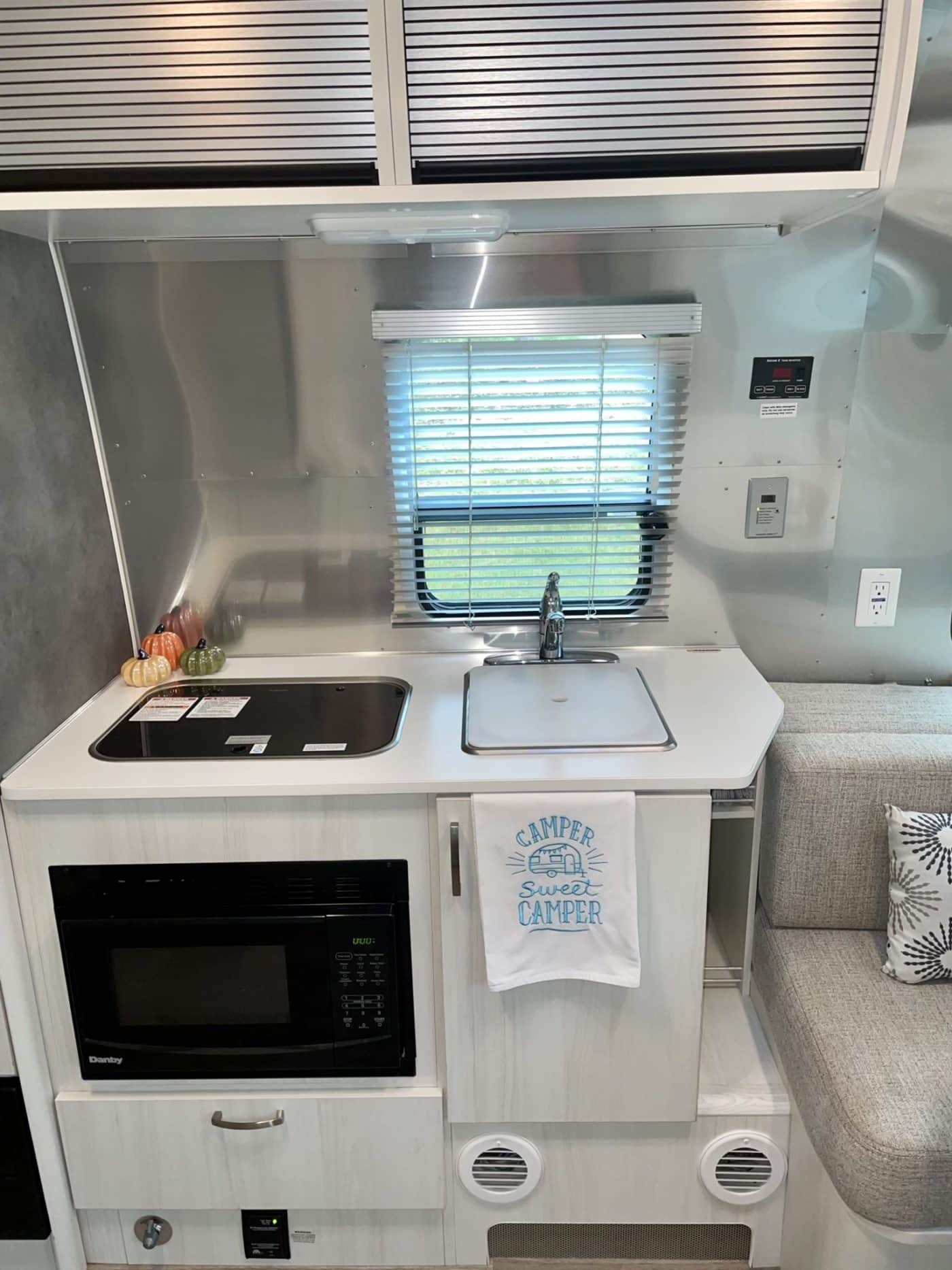 2020 19FT Bambi For Sale In DesMoines, Iowa - Airstream Marketplace